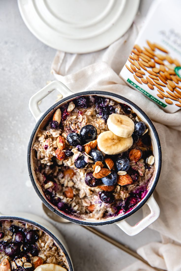 Owsianka pieczona z jabłkami i cynamonem